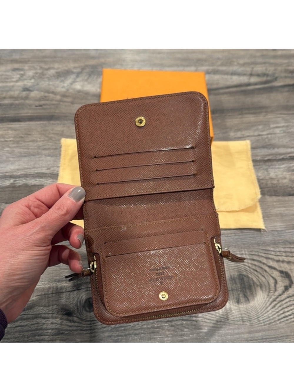 LOUIS VUITTON Mini “Insolite” Wallet in Monogram Canvas - Picture 5 of 14